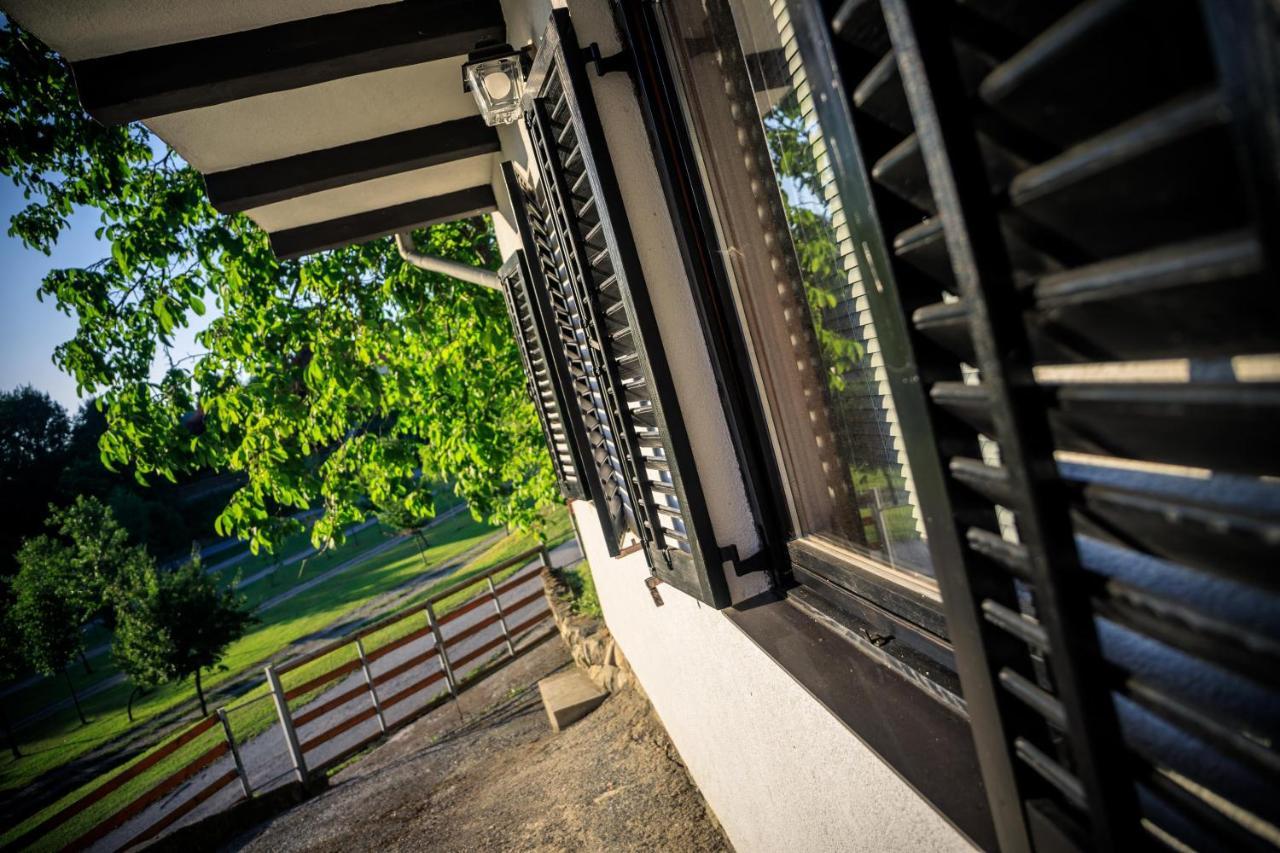 Kuća za odmor, Ferienhaus, Holiday home RUGAŠ Orahovica Exterior foto