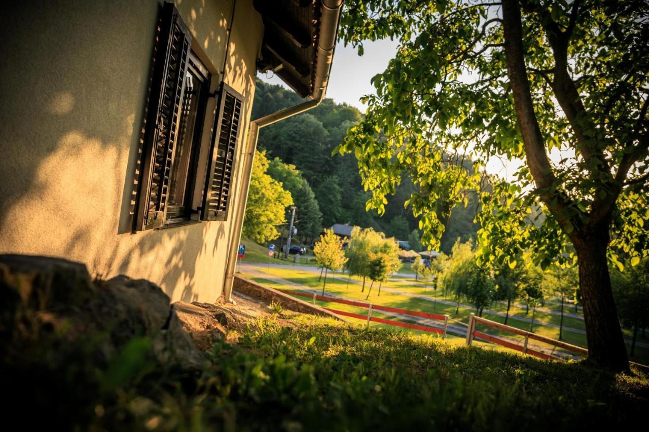 Kuća za odmor, Ferienhaus, Holiday home RUGAŠ Orahovica Exterior foto