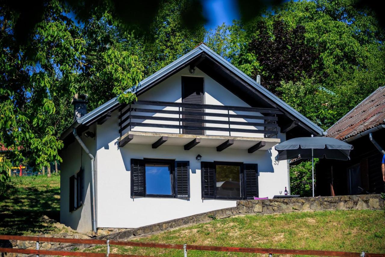 Kuća za odmor, Ferienhaus, Holiday home RUGAŠ Orahovica Exterior foto